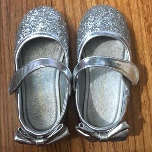 Little girls sparkly dress shoes.